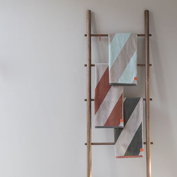 Mentazöld frottír bio pamut fürdőlepedő 70x133 cm Diagonal – Mette Ditmer Denmark-image-1