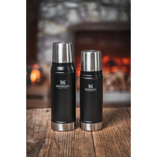 Fekete rozsdamentes acél termosz 750 ml Legendary Classic Black – Stanley-image-1