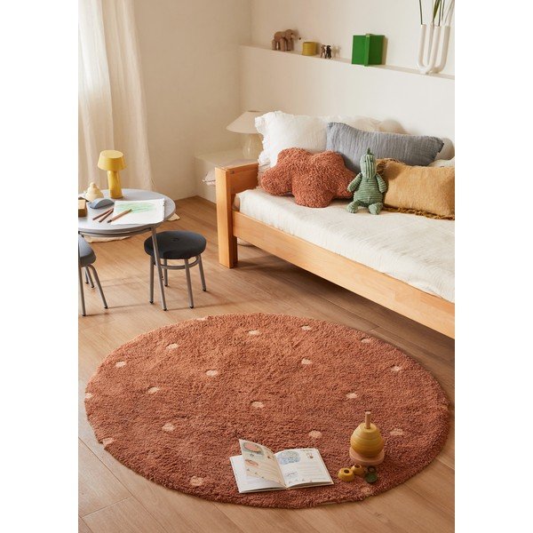 Téglavörös mosható kézi szövésű pamut gyerek szőnyeg ø140 cm Round Dot Chestnut – Lorena Canals-image-1