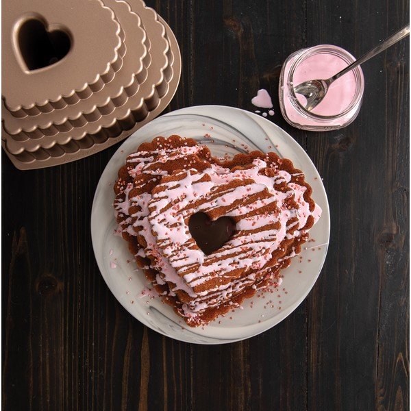 Heart karamellszínű sütőforma, 2,8 l - Nordic Ware-image-1