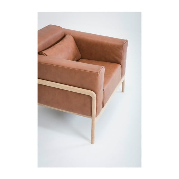 Fawn fotel tömör tölgyfa konstrukcióból konyakbarna bivalybőr ülőpárnával - Gazzda-image-2