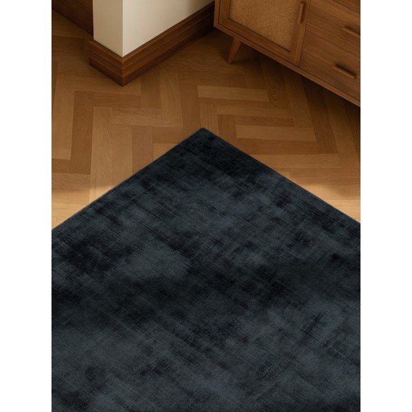 Fekete kézi szövésű viszkóz szőnyeg 80x150 cm Noemi – Vikosa-image-3
