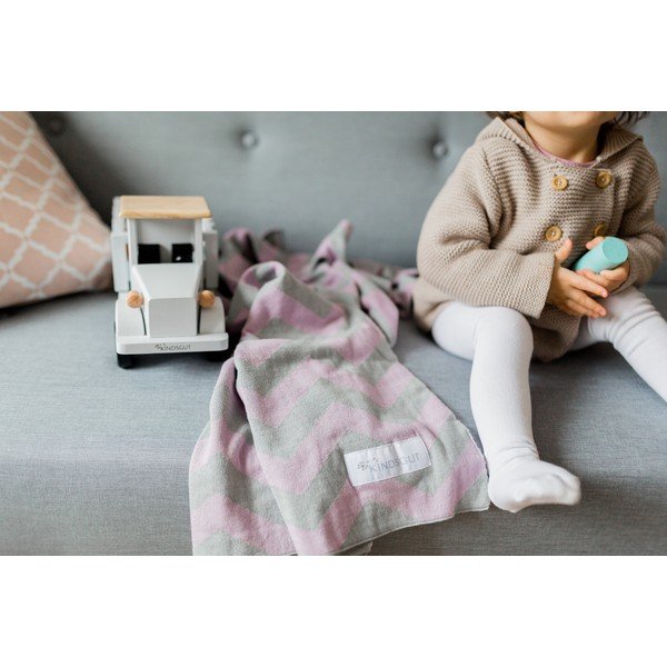 Zigzag rózsaszín-szürke pamut gyerek takaró, 80 x 100 cm - Kindsgut-image-4