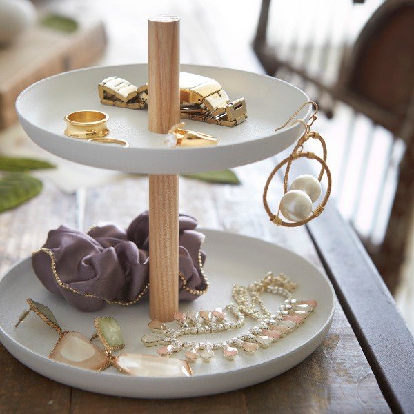 Tosca fehér állvány 2 db tálcával, bükkfa részletekkel - YAMAZAKI-image-1