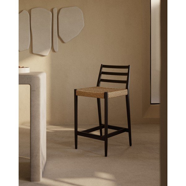 Fekete-natúr színű tölgyfa bárszék (ülésmagasság 65 cm) Analy – Kave Home-image-1