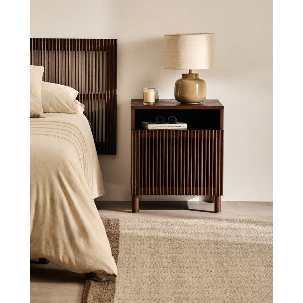 Sötétbarna éjjeliszekrény diófa dekorral Beyla – Kave Home-image-1