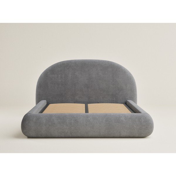 Szürke kárpitozott ágyneműtartós franciaágy ágyráccsal 140x200 cm Maumere – Maison de Rêve-image-2