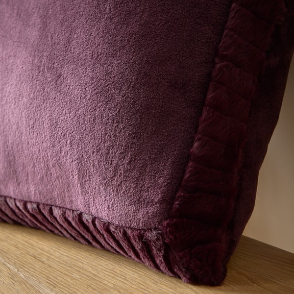 Mikroplüss díszpárna 55x55 cm Velvet and Faux Fur – Catherine Lansfield-image-2