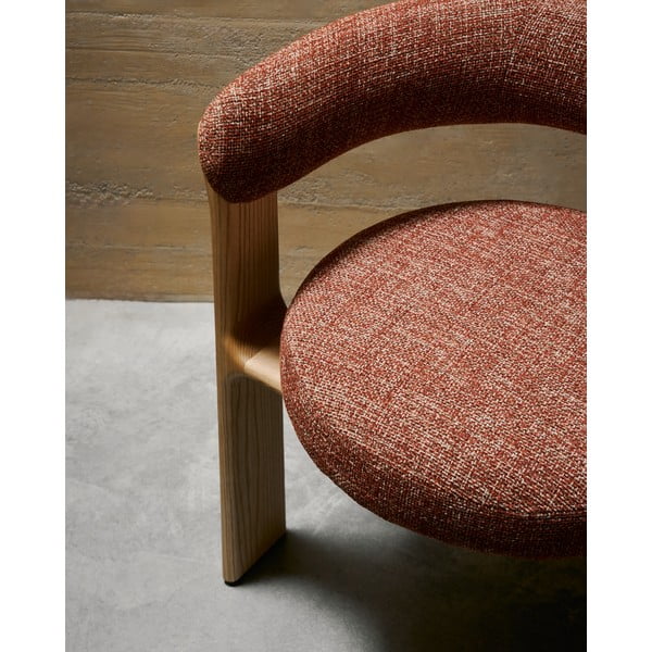 Natúr színű-terrakotta színű kőrisfa karfás étkezőfotel Granite – Kave Home-image-2