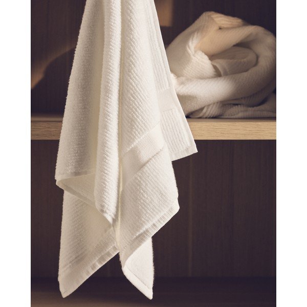Fehér frottír pamut fürdőlepedő 70x140 cm Olvira – Kave Home-image-4