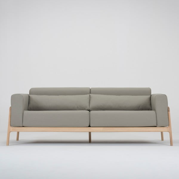 Fawn világos szürke háromszemélyes kanapé, masszív tölgyfa szerkezet - Gazzda