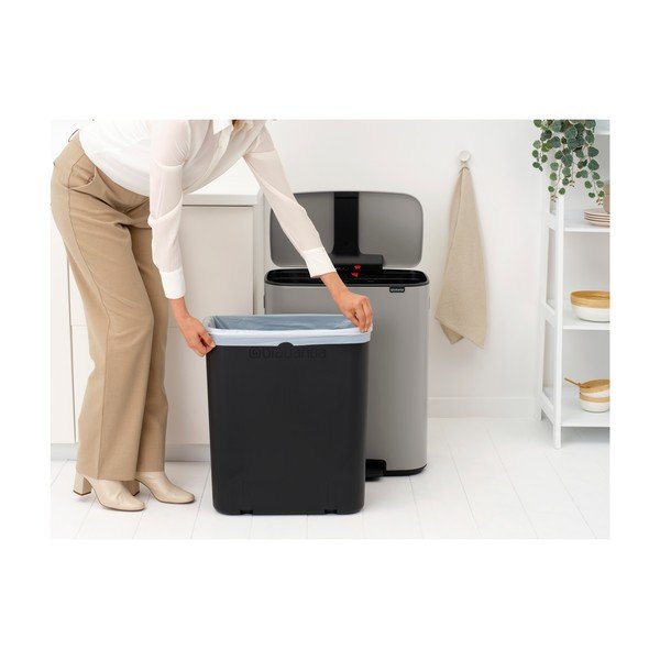 Világosszürke acél pedálos szemetes 60 l Bo – Brabantia-image-2