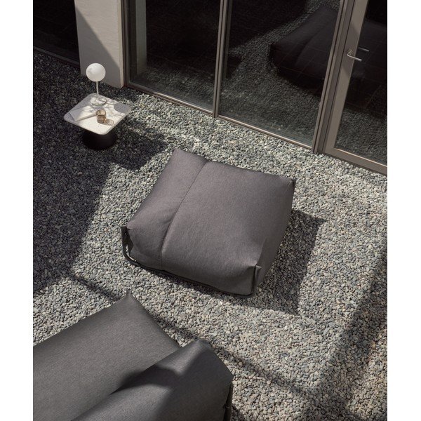 Sötétszürke kerti puff Square – Kave Home-image-1