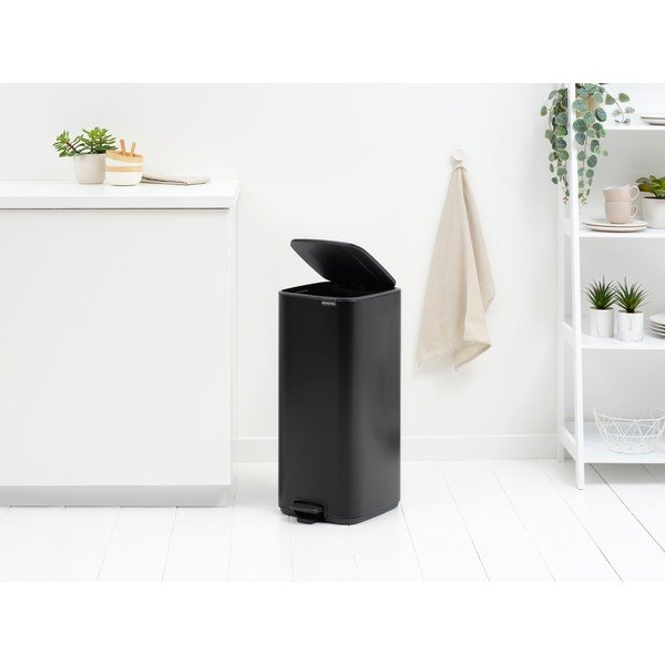 Matt fekete acél pedálos szemetes 30 l Bo – Brabantia-image-2