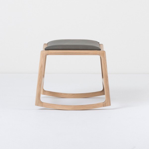 Dedo tömör tölgyfa szerkezetű zsámoly szürke bivalybőr ülőkével - Gazzda-image-2