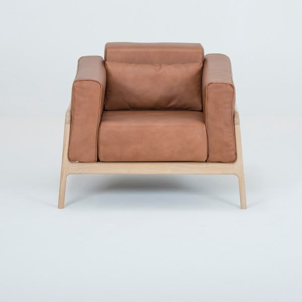 Fawn fotel tömör tölgyfa konstrukcióból konyakbarna bivalybőr ülőpárnával - Gazzda-image-1