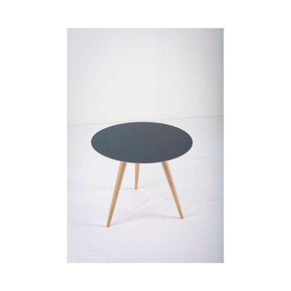 Arp tölgyfa tárolóasztal kék asztallappal, ⌀ 55 cm - Gazzda-image-3