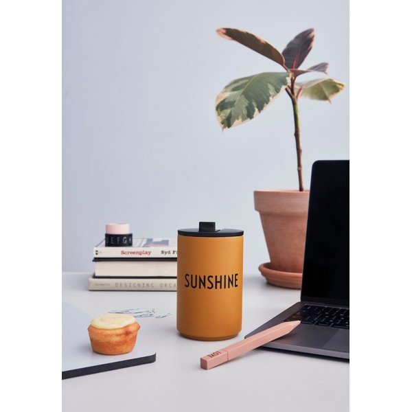 Sunshine mustársárga utazóbögre, 350 ml - Design Letters-image-1