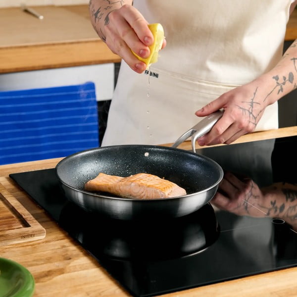 Rozsdamentes acél serpenyő tapadásmentes felülettel ø 26 cm Lucca 3.0 – FABINI-image-1