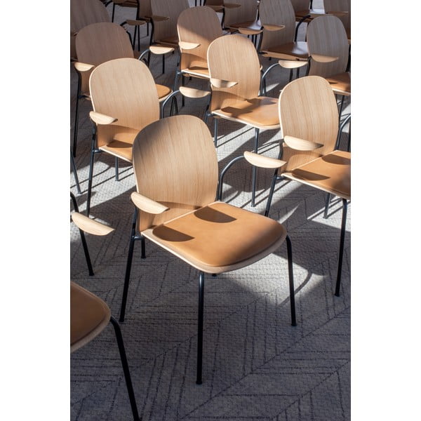 Konyakbarna-natúr színű karfás-rakásolható étkezőszék szett 2 db-os tölgyfa dekorral Book – Gazzda-image-4