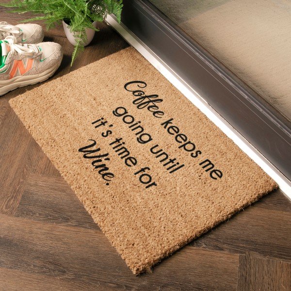 Kókuszrost lábtörlő 40x60 cm Coffee Keeps Me Going – Artsy Doormats-image-1