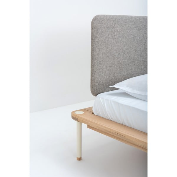 Szürke-natúr színű tölgyfa franciaágy ágyráccsal 140x200 cm Fina – Gazzda-image-3