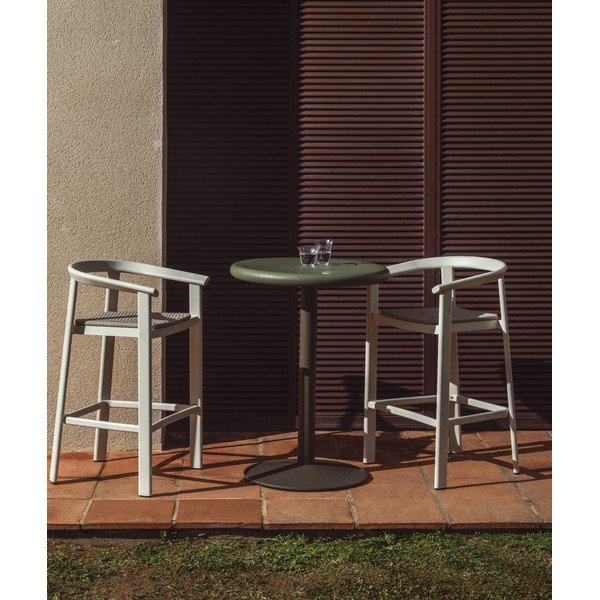 Krémszínű tömörfa kerti bárszék Erice – Kave Home-image-1