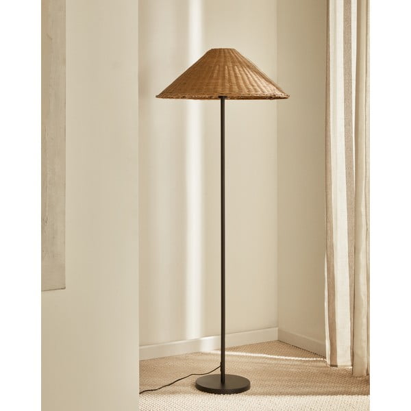 Fekete-natúr színű állólámpa rattan búrával (magasság 154 cm) Urania – Kave Home-image-1
