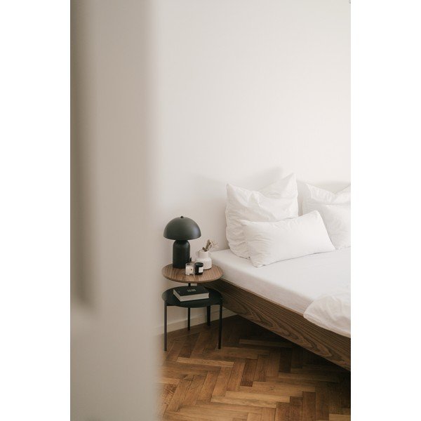 Fekete-sötét natúr színű éjjeliszekrény diófa dekoros asztallappal Tu – noo.ma-image-2