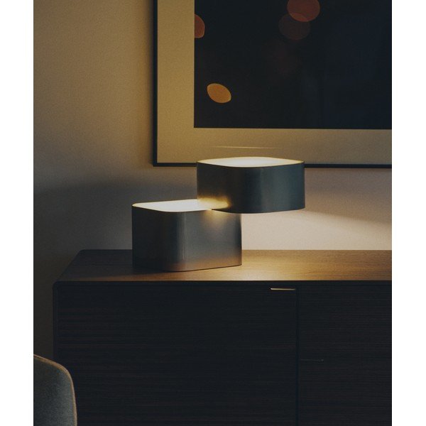 Szürke fém asztali lámpa (magasság 23 cm) Tandan – Kave Home-image-1