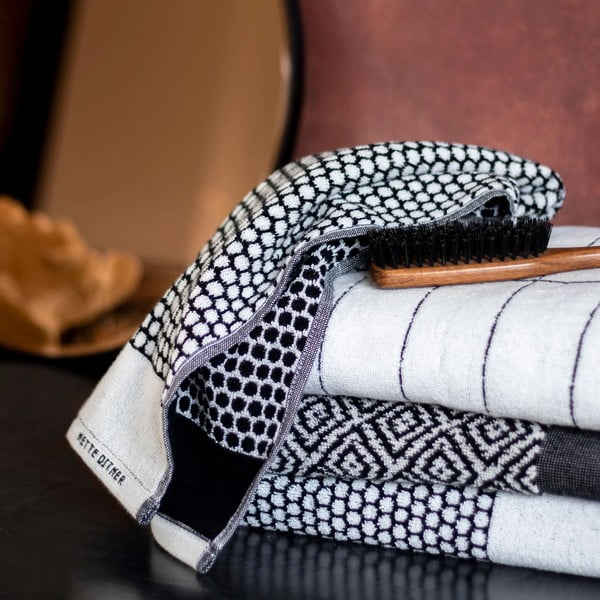 Fehér pamut törölköző 50x100 cm Tile Stone – Mette Ditmer Denmark-image-2