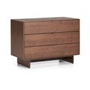 Sötét natúr színű komód diófa dekorral 101x75x50 cm Norlen – Kave Home