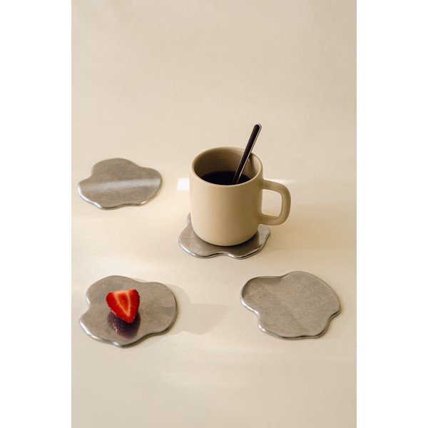 Ezüstszínű fém poháralátét szett 4 db-os Plama – noo.ma-image-2