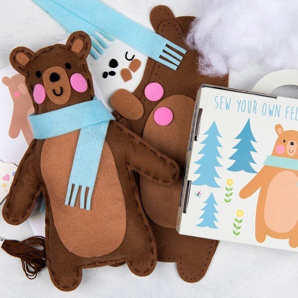 Bruno The Bear plüss maci varrókészlet - Rex London-image-2
