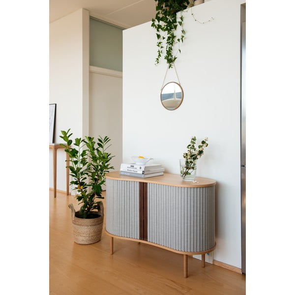 Szürke-natúr színű alacsony komód tölgyfa dekorral, tolóajtóval 100x67 cm Audacious – UMAGE-image-1