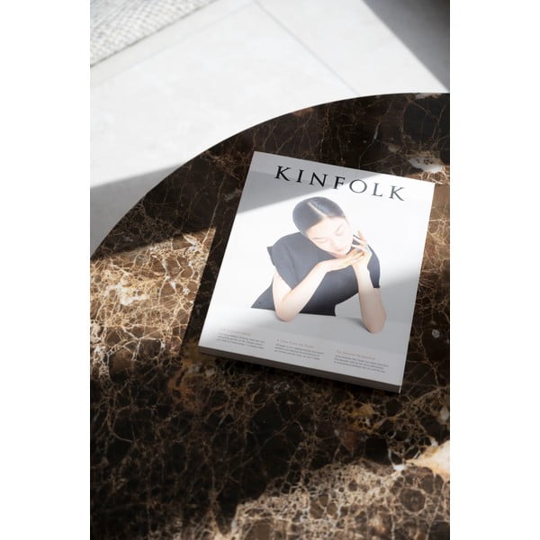 Barna-natúr színű márvány kerek dohányzóasztal 90x90 cm Brooksville - Rowico-image-2