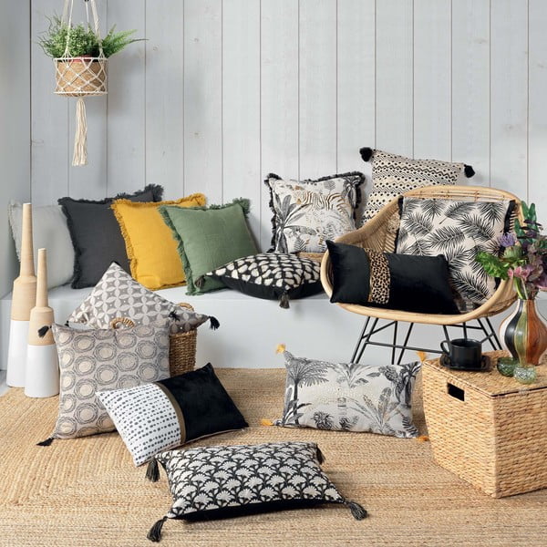 Pamut díszpárna 45x45 cm Vanina – douceur d'intérieur-image-1