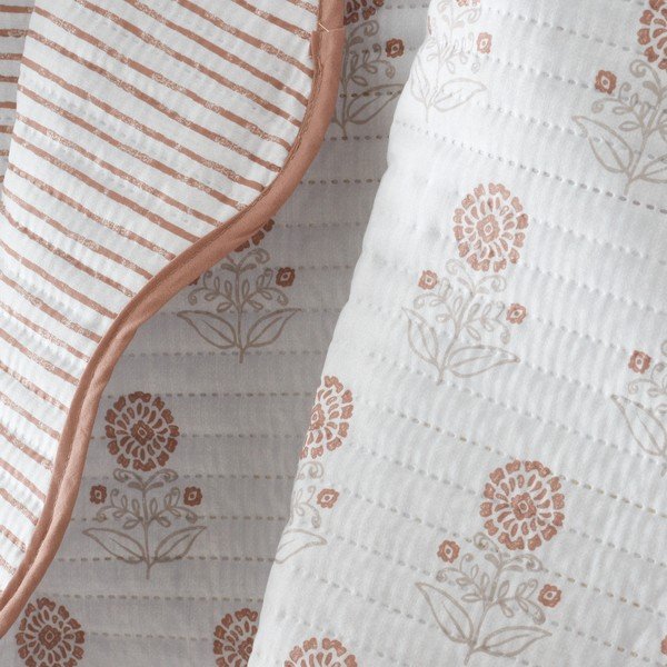 Fehér steppelt ágytakaró 220x230 cm Woodblock Floral – Pineapple Elephant-image-2