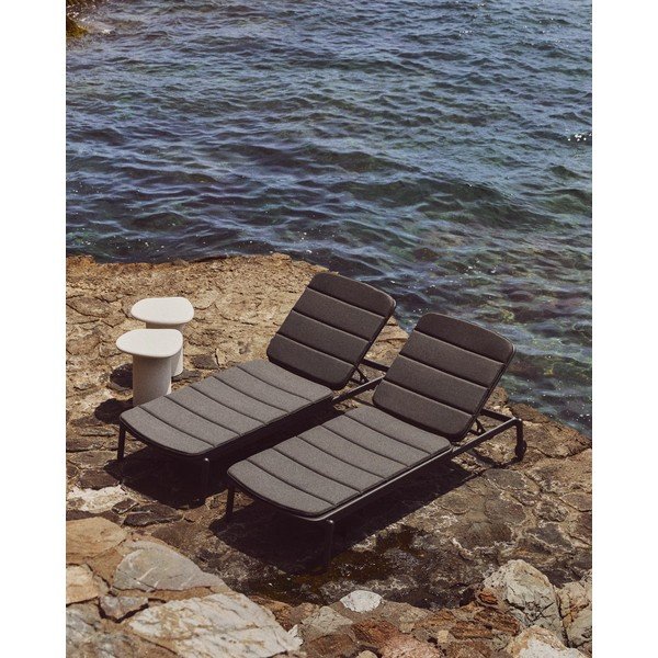 Fekete fém kerti napozóágy Marcona – Kave Home-image-1