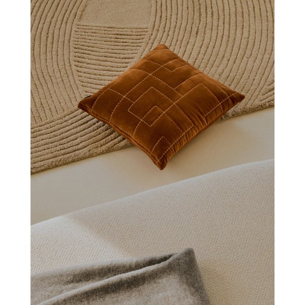 Bársony párnahuzat 45x45 cm Prila – Kave Home-image-1