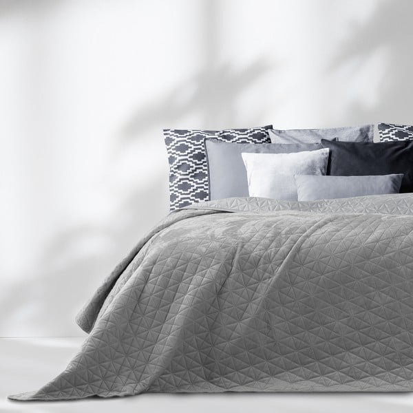 Világosszürke bársony steppelt ágytakaró 170x210 cm Laila – AmeliaHome