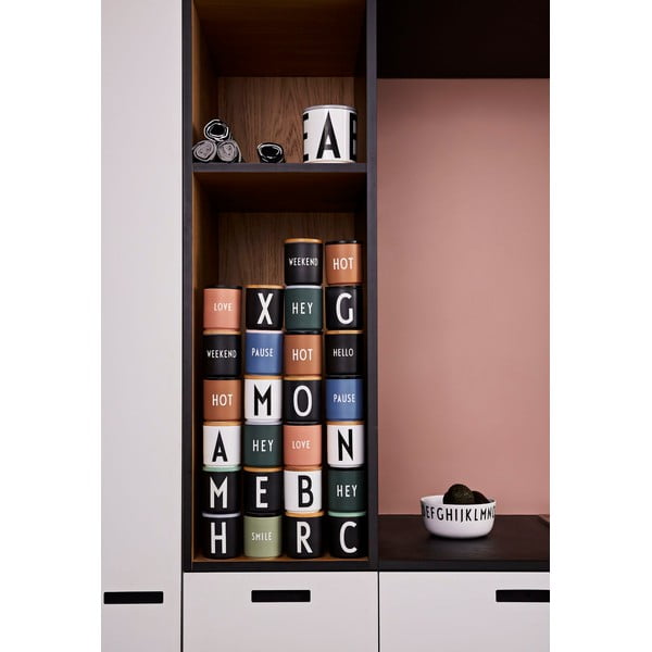 Fekete porcelán bögre 300 ml Hello – Design Letters-image-4