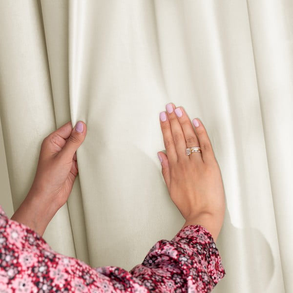 Krémszínű bársony dimout (részleges sötétítő) függöny 140x270 cm Eyelets – Restilo-image-3