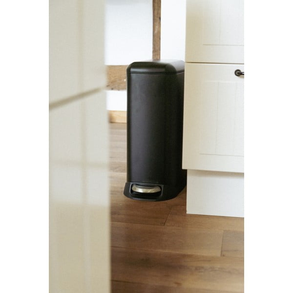 Matt fekete acél pedálos szemetes 20 l Design – Wenko-image-1