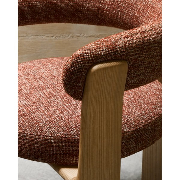 Natúr színű-terrakotta színű kőrisfa karfás étkezőfotel Granite – Kave Home-image-3