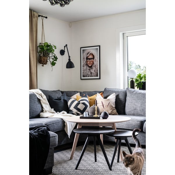 Natúr színű kerek dohányzóasztal tölgyfa dekorral 90x90 cm Yumi - Rowico-image-3