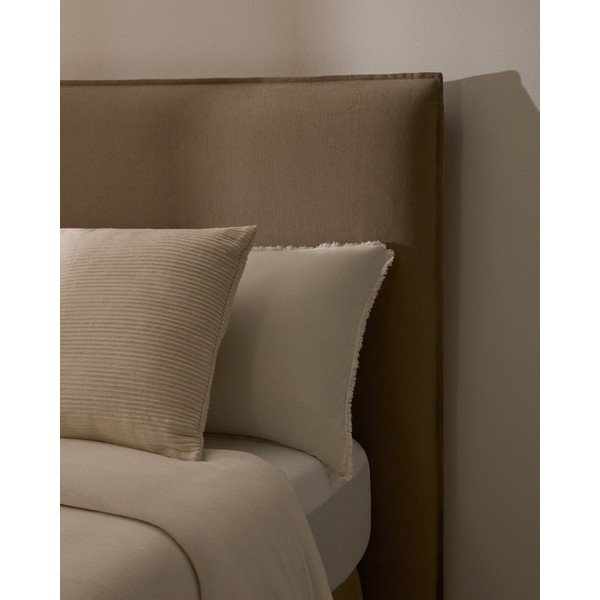 Szürkésbarna kárpitozott egyszemélyes ágy 90x200 cm Jaira – Kave Home-image-1