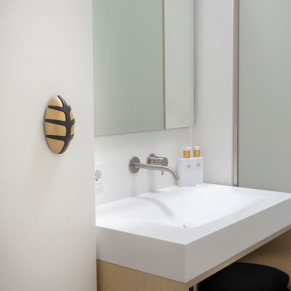 Fekete-aranyszínű fali műanyag akasztó Bug – Spinder Design-image-4