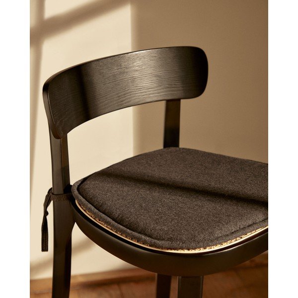 Mikroszálas székpárna 43x43 cm Romane – Kave Home-image-1