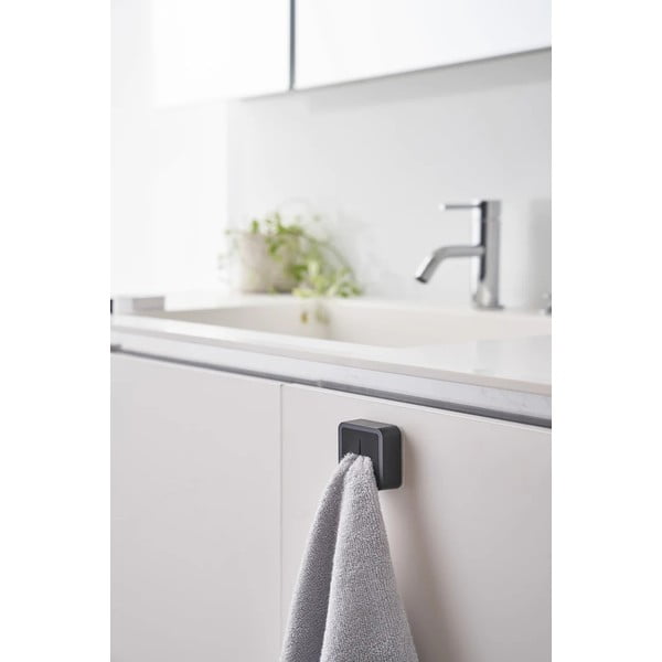 Fekete öntapadós műanyag konyharuha tartó Film Hook – YAMAZAKI-image-2